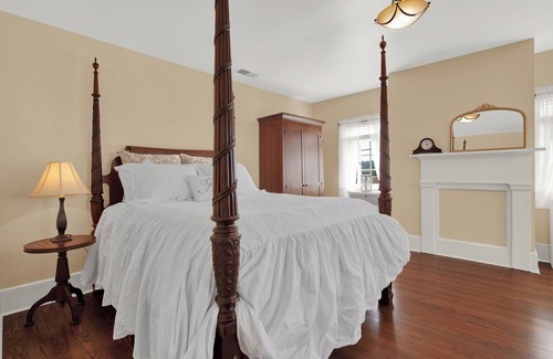 Ligonier Casa | Heritage House - Charming Historic Home