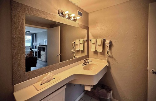 Hyannis Hotel | Heritage House Inn on Cape Cod