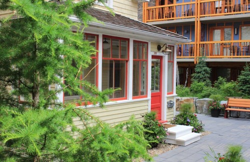 Banff Casa | Heritage House near Centre | Rooftop Hot Pools