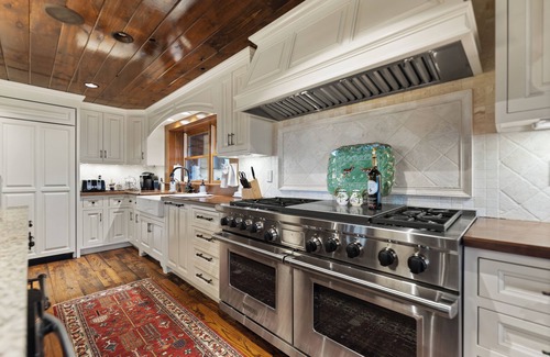 Versailles Cabina | Heritage Lodge - New!