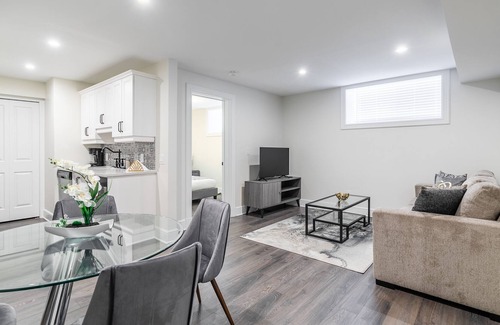 Smiths Falls Apartamento | Heritage Rideau 2Br Apartment. Free Parking