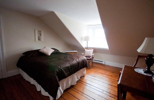 Downtown Halifax Apartamento | Heritage Row House in Downtown Halifax