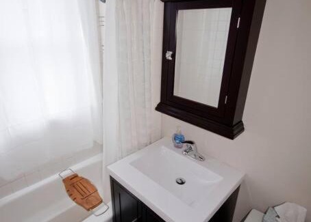 Downtown Halifax Apartamento | Heritage Row House in Downtown Halifax