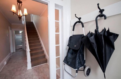 Downtown Halifax Apartamento | Heritage Townhouse in Downtown Halifax
