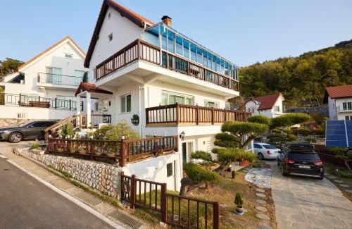 Mulgol Casa | Herkules Namhae German Village