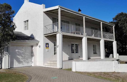 Vermont Cabaña | Hermanus Beach Cottage 2
