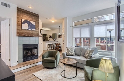 Greenwood Village Condominio | HERMI101 Heart of DTC 2 Bedroom