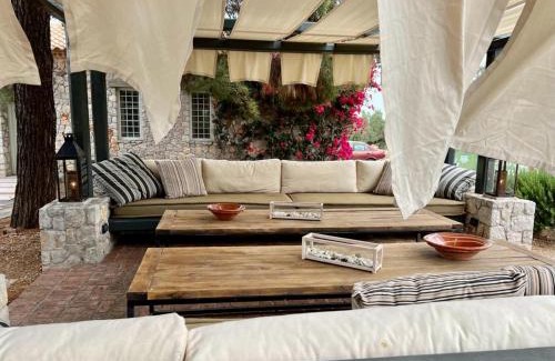 Ermionida Casa | Hermione Hills Luxury Cottage by Goutos Luxury Living