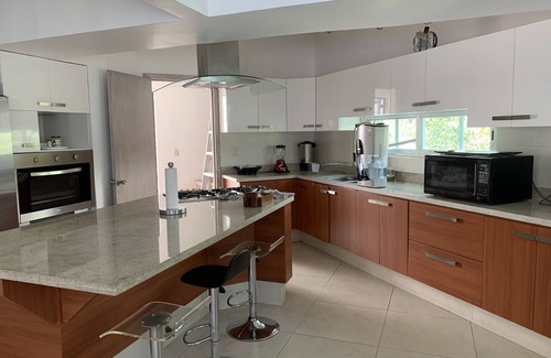 Lomas de Cocoyoc Casa | Villa Laurel Hermosa casa vacacional Fraccionamiento Lomas de Cocoyoc 10 pax