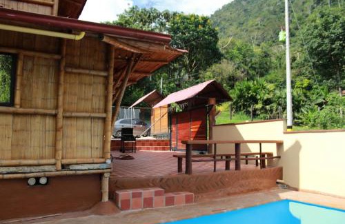Cocorna Otro | hermosa cabaña villa majo, cuenta con el espectacular rio santo domingo