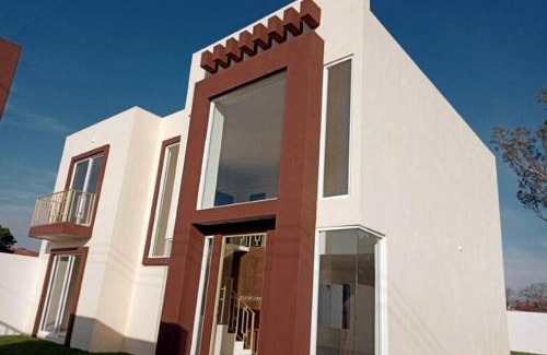 Ayala Casa | Hermosa Casa Alberca Climatizada por Paneles Solares