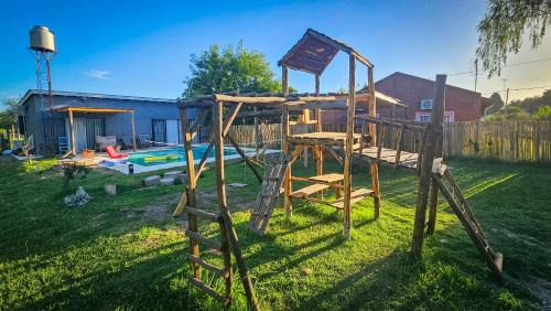 Carlos Keen Casa | Hermosa Casa con piscina