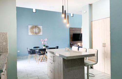 Salinas Apartamento | Hermosa casa en Salinas!