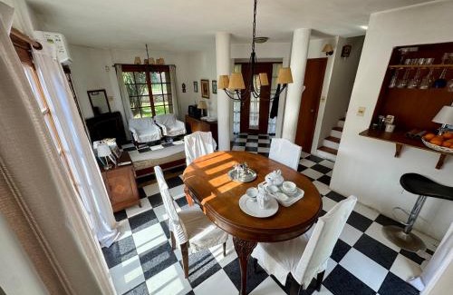 Ciudad de la Costa Casa | Hermosa Casa familiar de 2 pisos con patio amplio