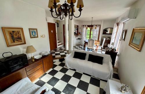 Ciudad de la Costa Casa | Hermosa Casa familiar de 2 pisos con patio amplio