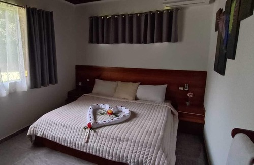 El Tanque Casa | Hermosa casa privada para 14 personas con piscina y hermosos jardines.