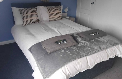 Goole Casa | Hermosa House (Large property, central location)