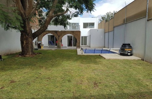 Zapopan Casa | Hermosa residencia, con Alberca templada privada!