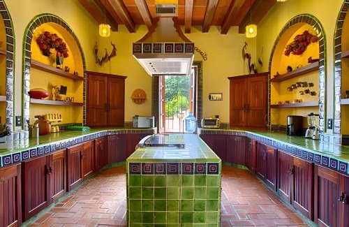 Mascota Casa | Hermosa y amplia casona en Mascota, +16 personas