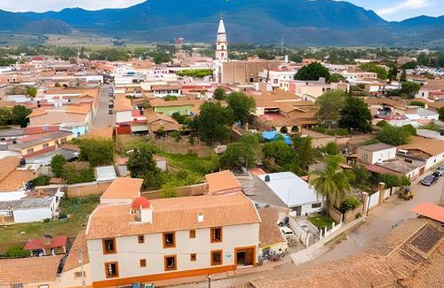 Mascota Casa | Hermosa y amplia casona en Mascota, +16 personas