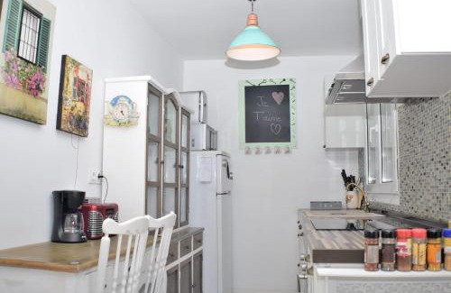 Vilafortuny Apartamento | Hermoso Apartamento Vintage