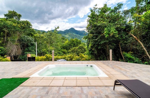 Nimaima Chalet De Esquí | Hermoso chalet Rodeado de montañas y vegetación exuberante