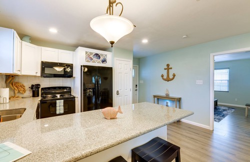 Rockport Cabaña | ‘Heron Bay Cottage’ w/ Patio in Rockport!