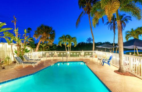 Siesta Key Casa | Heron Lagoon, dock, pool, the Poolside Complex at Siesta Key Bungalows