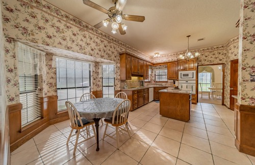Spring Casa | Heron's Landing: POOL/HOT TUB + 2 Acres in Houston (Spring), TX