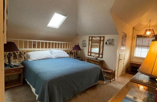 Port Isabel Casa | Heron's Sea Cottage with view of Space X and just minutes from South Padre Island