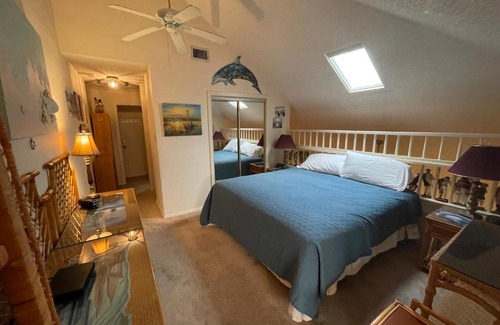 Port Isabel Casa | Heron's Sea Cottage with view of Space X and just minutes from South Padre Island