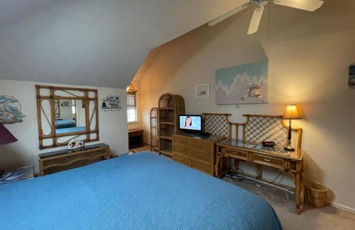 Port Isabel Casa | Heron's Sea Cottage with view of Space X and just minutes from South Padre Island