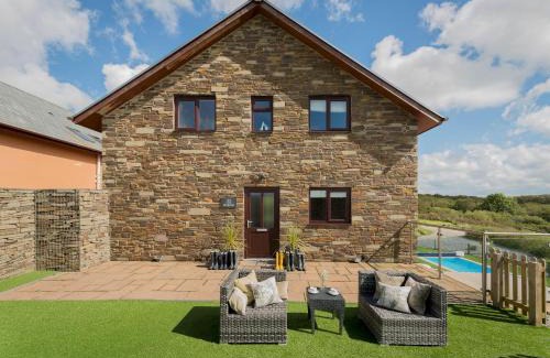 Winnard's Perch Complejo | Herons House Sleeps 12, heated Pool, hot tub, sauna, games room 5 Star!