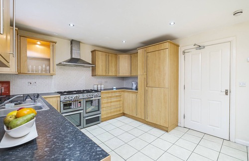 Hatfield Casa | Hertfordshire Cozy Home Large Groups