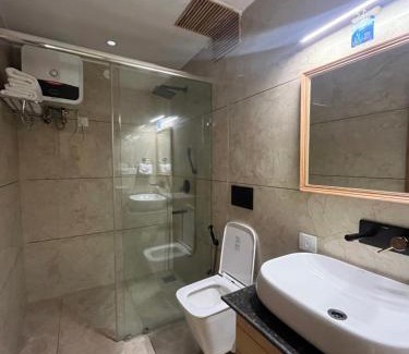Dharamshala Hotel | Heryk Hillview Hotel