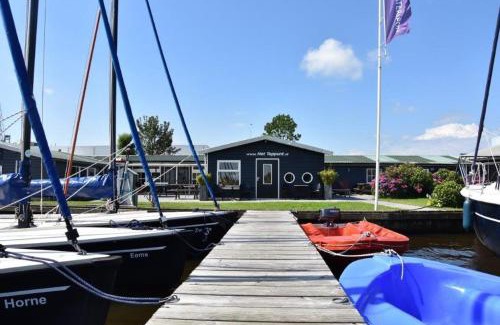 Sneek Casa | Het Toppunt groot vakantiehuis aan het water