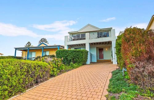 Port Elliot Casa | Hey Boomer - 2-8 Railway Tce, Port Elliot