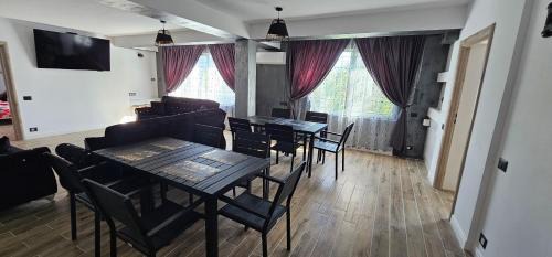 Sinca Veche Casa | Hey!