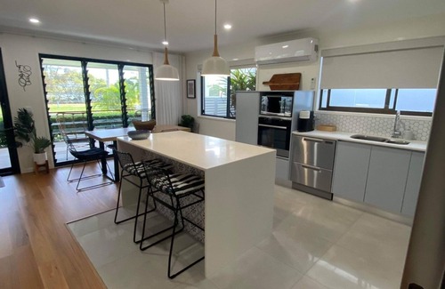 Golden Beach Casa | Hey's Landing Golden Beach