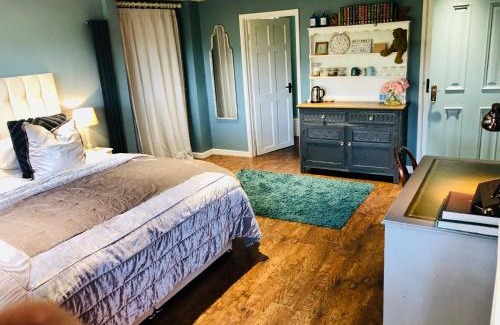 Royston Casa | Heydon Guest Suite