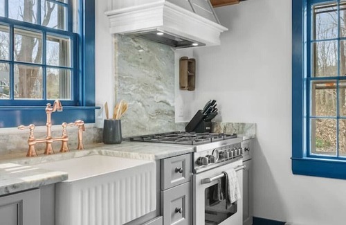 West Barnstable Casa | HGTV Featured Renovated Home Minutes to Beach