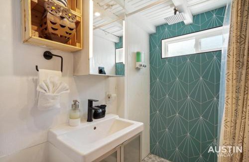 Blackshear-Prospect Hill Apartamento | HGTV Featured Tiny Home w Hot Tub Near East 6th St