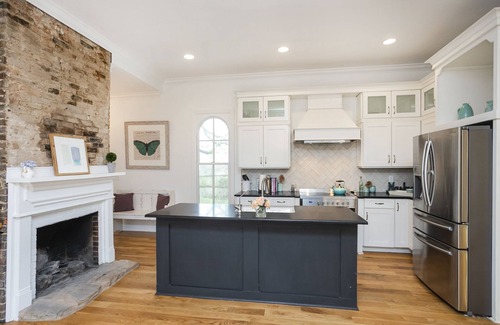 Antioch Otro | HGTV Renovated Farmhouse Retreat