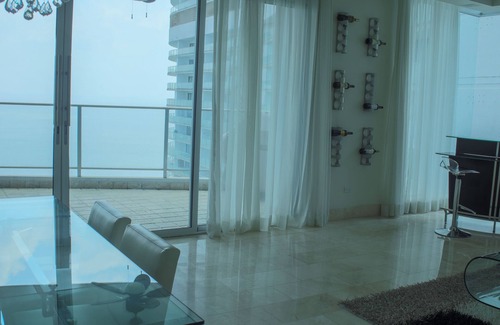 Punta Pacifica Condominio | Lujoso 3/3 sobre 3. 000 ft2 Condo en Ciudad de Panamá al lado del Trump Hotel & Casino