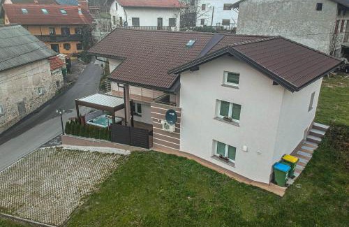 Kamno Casa | Hiša Bohinc z wellnessom