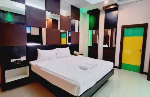 Tha Thaewawong Complejo | Hi End Hotel Sriracha