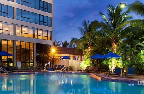 Hialeah Casa | Hialeah Gardens! Style and Comfort- Sun, Fun,Beach