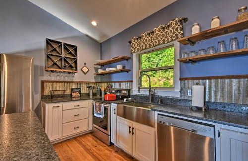 Hiawassee Casa | Hiawassee Home with Views Less Than 1 Mi to Lake Chatuge