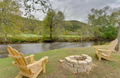 Hiawassee Casa | Hiawassee Riverfront Cabin 7 Mi to Lake Chatuge!