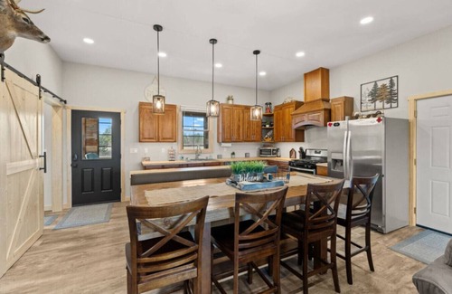 Markville Casa | Hibernation Station 6 BR on the Trails!